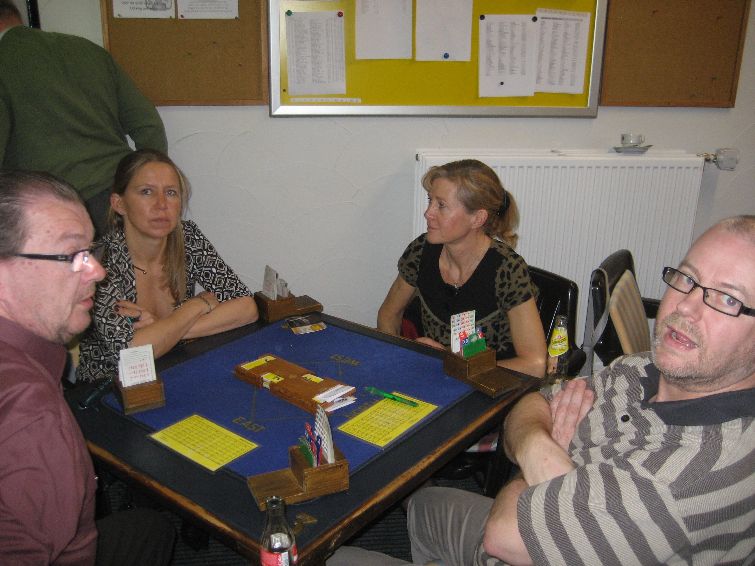 Dames2013_11.jpg - Aan de tafel met Marc, Katrin, Ann en Nic