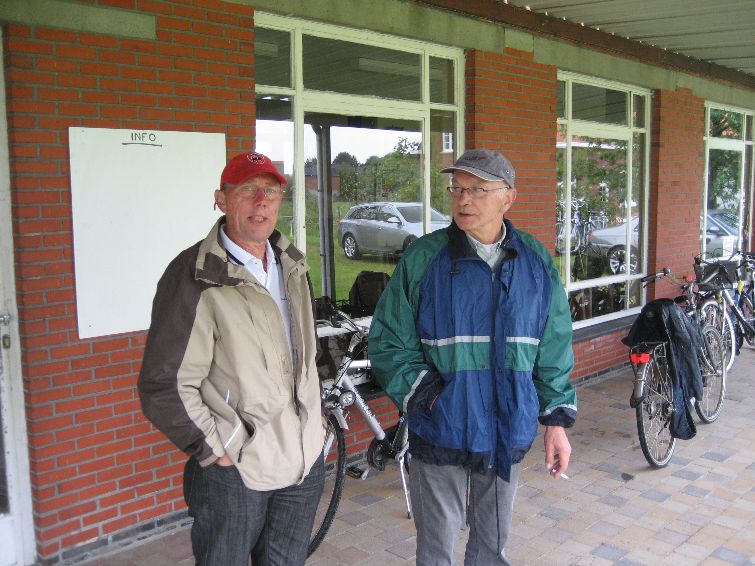 FietsIndiv_001.jpg - Raf en Leon staan klaar