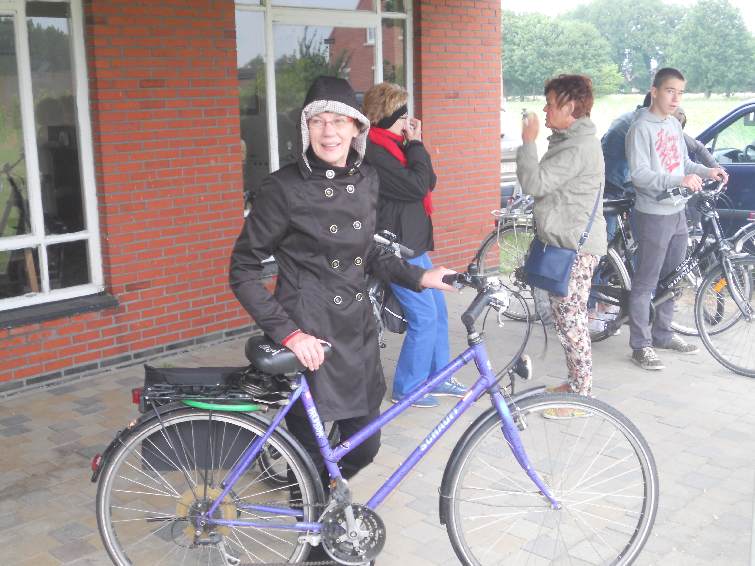 FI15_01.jpg - Francine is klaar voor de fietstocht