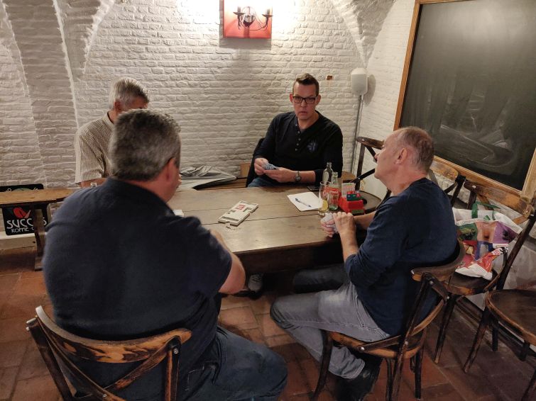 KT19-06.jpg - Wim en Willy, eindigen 3de! Spelen hier tegen Johan en Jan