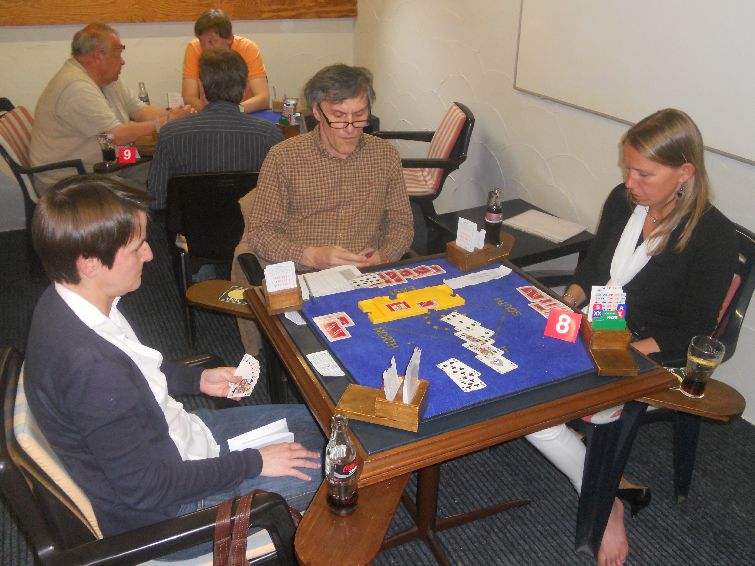 Mar2014_33.jpg - Katrin en Babs met Michel aan tafel